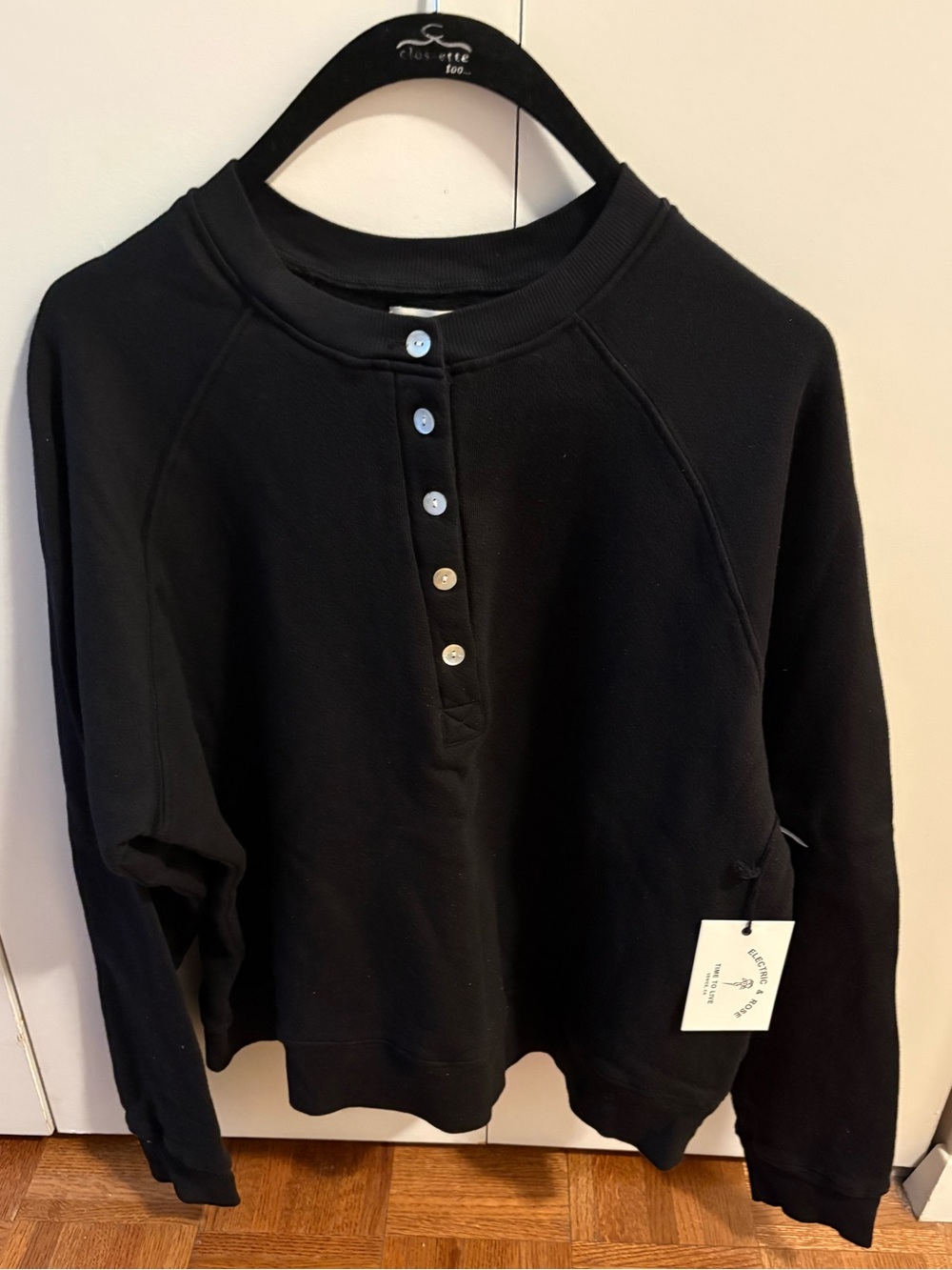ELECTRIC & ROSE sweatshirt size medium new with tags